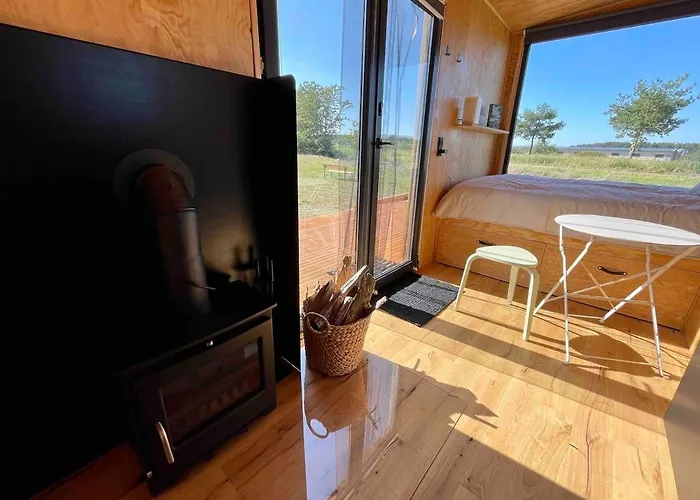 Tiny Ausblick Mit Sauna Semesterbostad